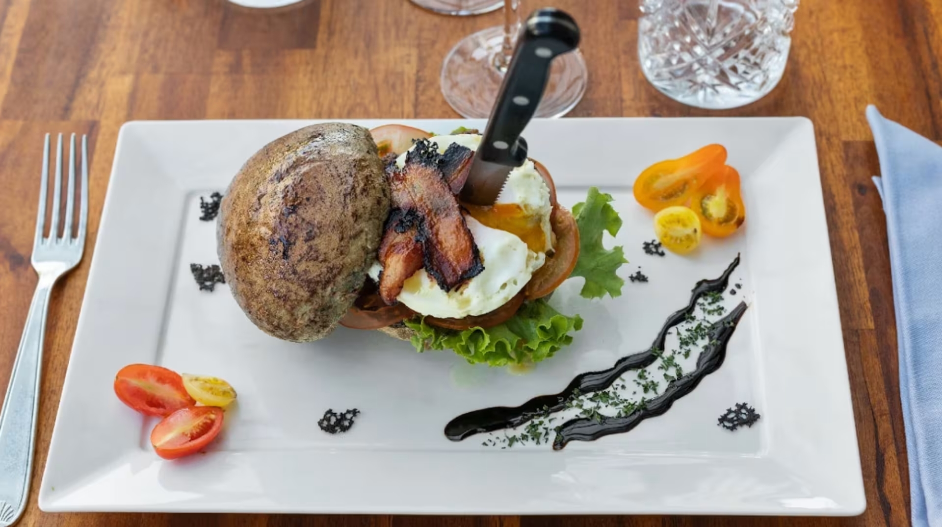 Restaurant ambiance and setting
